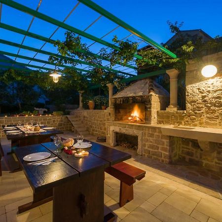 Apartments Villa Vallum 볼 외부 사진