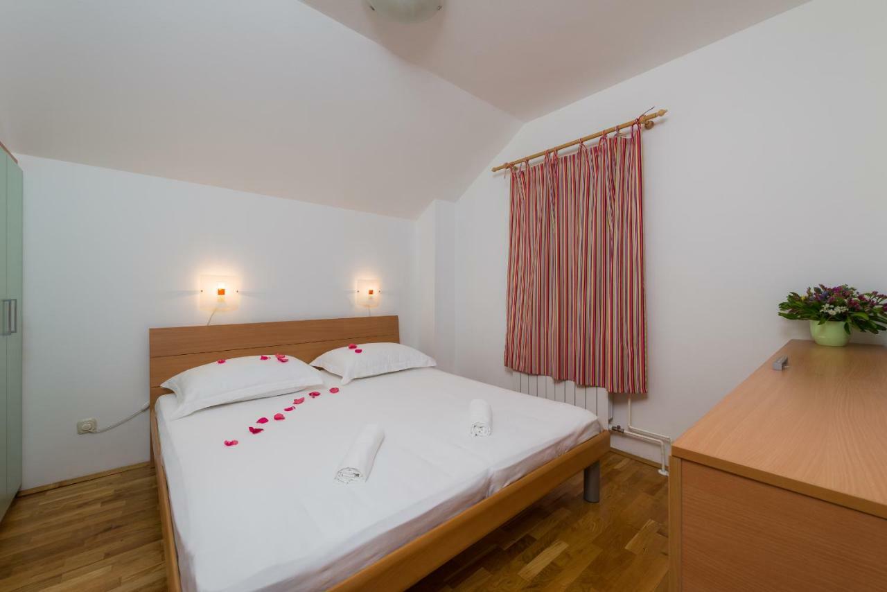 Apartments Villa Vallum 볼 외부 사진