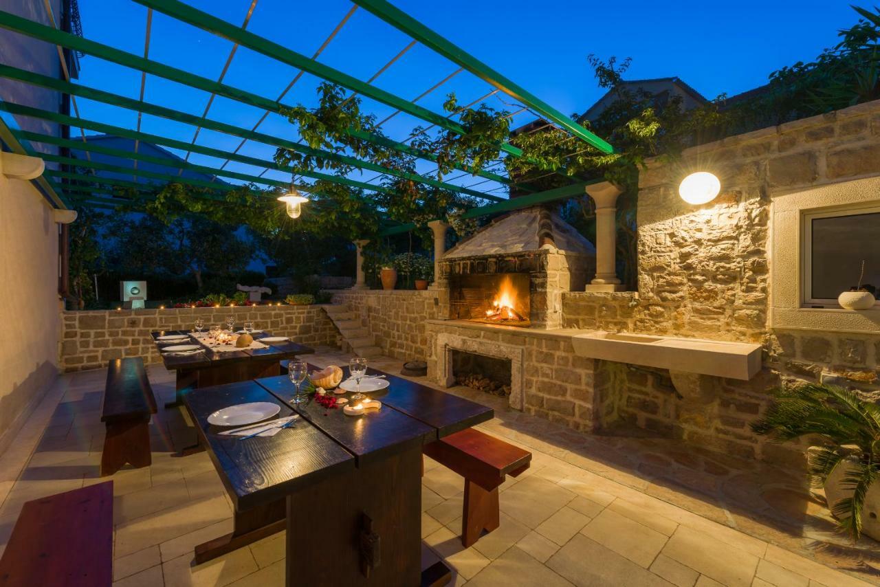 Apartments Villa Vallum 볼 외부 사진