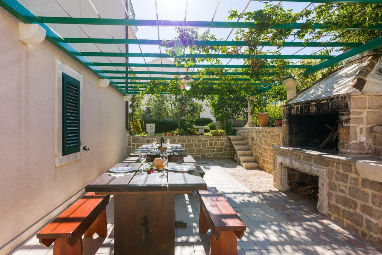 Apartments Villa Vallum 볼 외부 사진