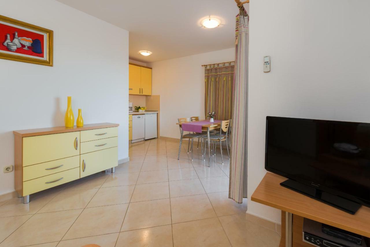 Apartments Villa Vallum 볼 외부 사진