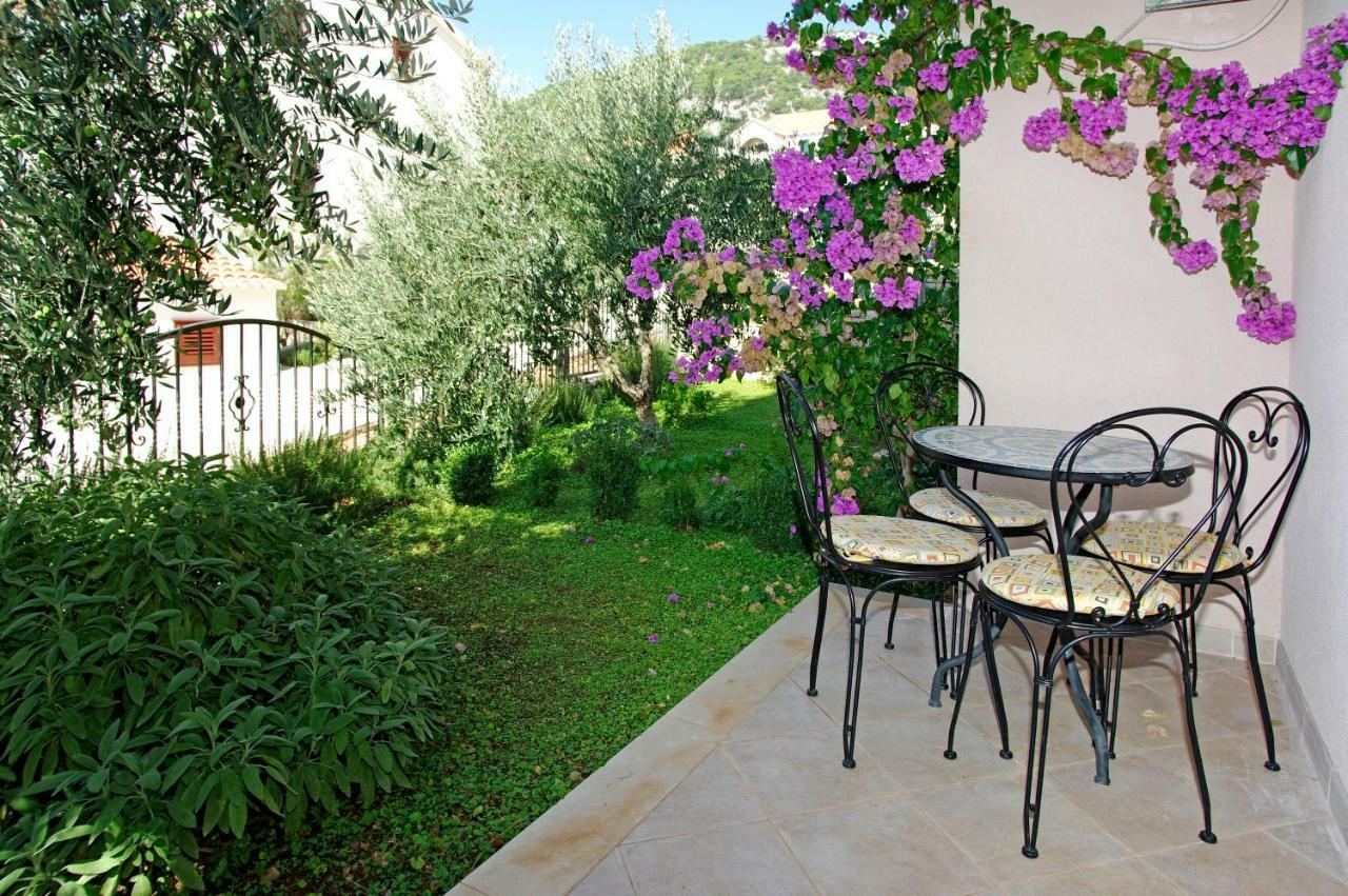 Apartments Villa Vallum 볼 외부 사진